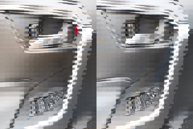 Used 2019 Toyota RAV4 XLE Premium image 19