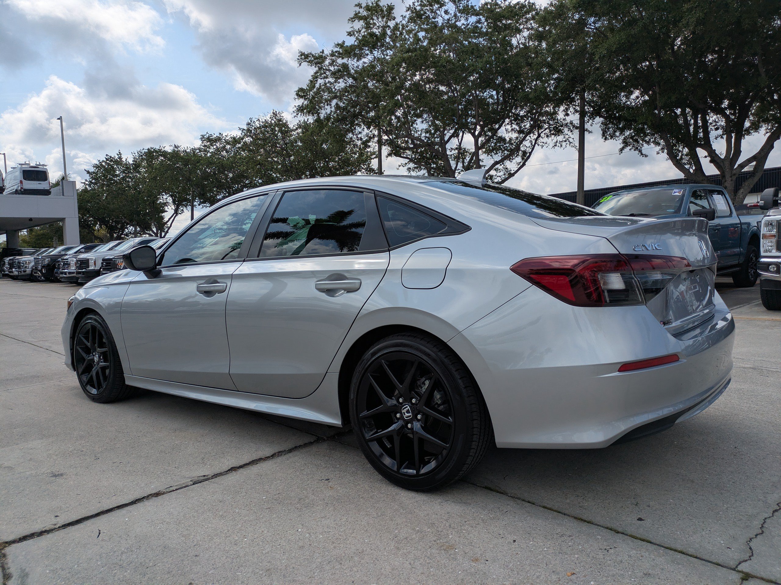 Used 2025 Honda Civic Sport image 6