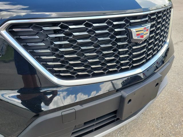 Used 2022 Cadillac XT4 Premium Luxury w/ Enhanced Visibility Package FWD image 15