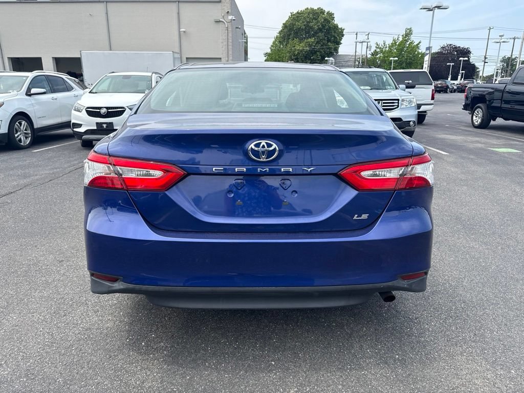 Used 2018 Toyota Camry LE FWD image 5