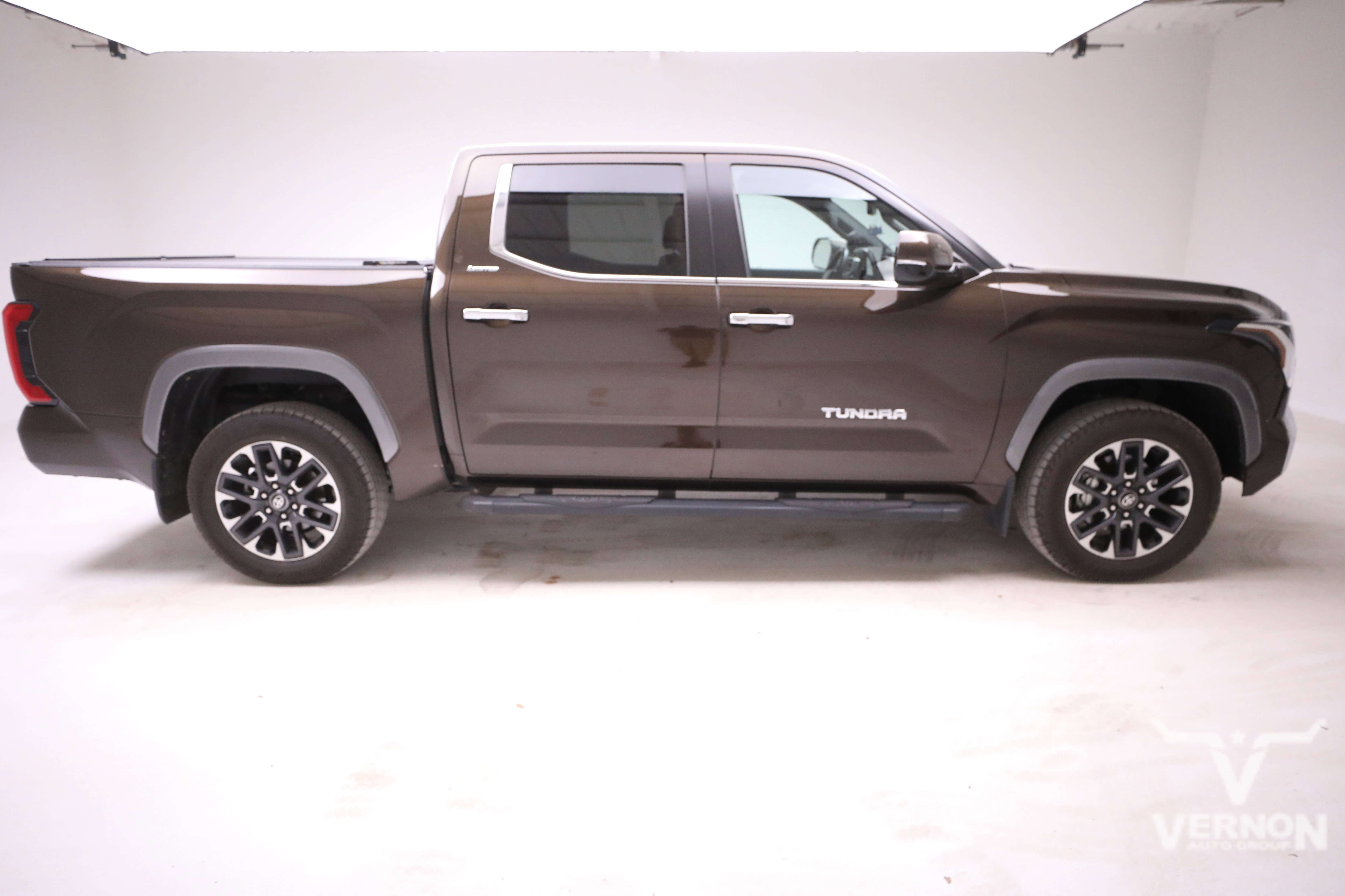 Used 2025 Toyota Tundra Limited w/ Power Package image 4