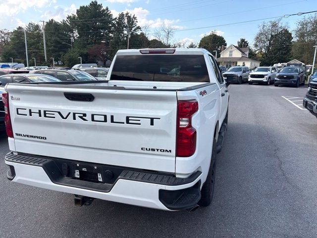 Used 2025 Chevrolet Silverado 1500 Custom w/ Turbomax Blackout Package AWD/4WD image 9