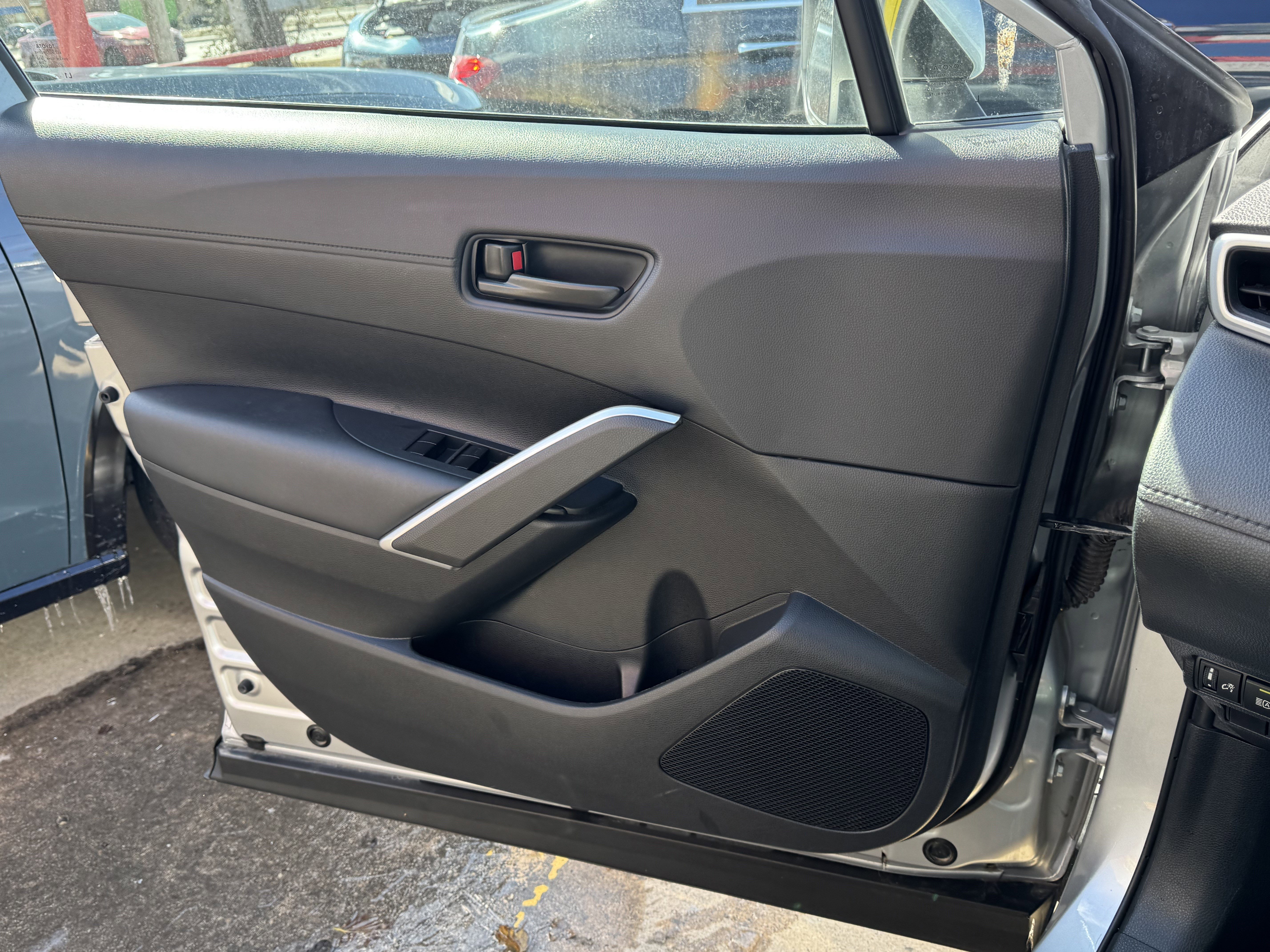 Used 2024 Toyota Corolla Cross SE image 21