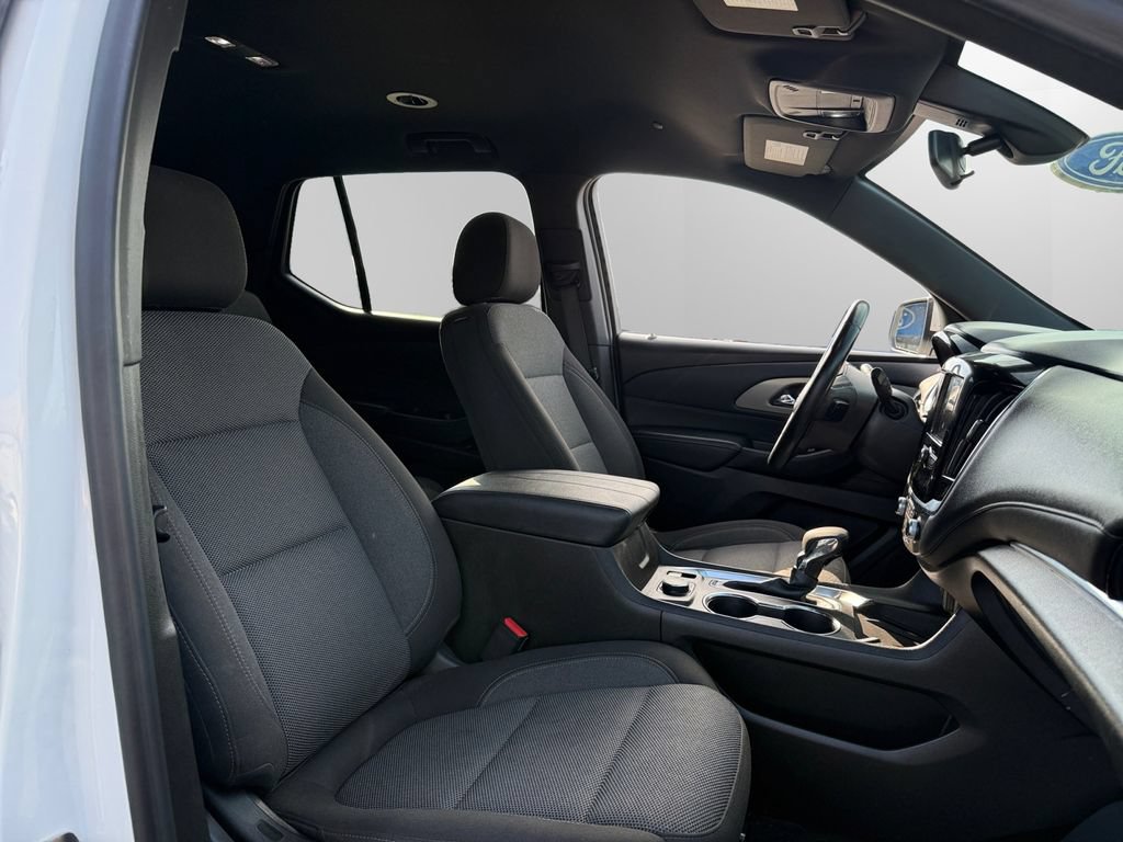 Used 2023 Chevrolet Traverse LT FWD image 14