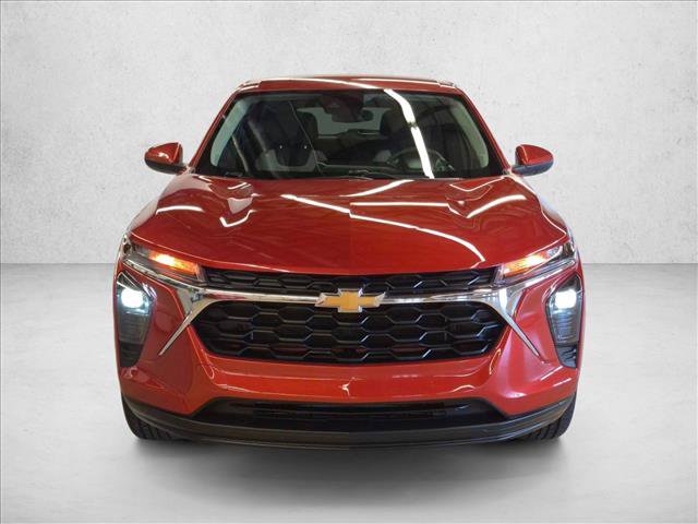 Used 2024 Chevrolet Trax LS w/ LS Convenience Package FWD image 2