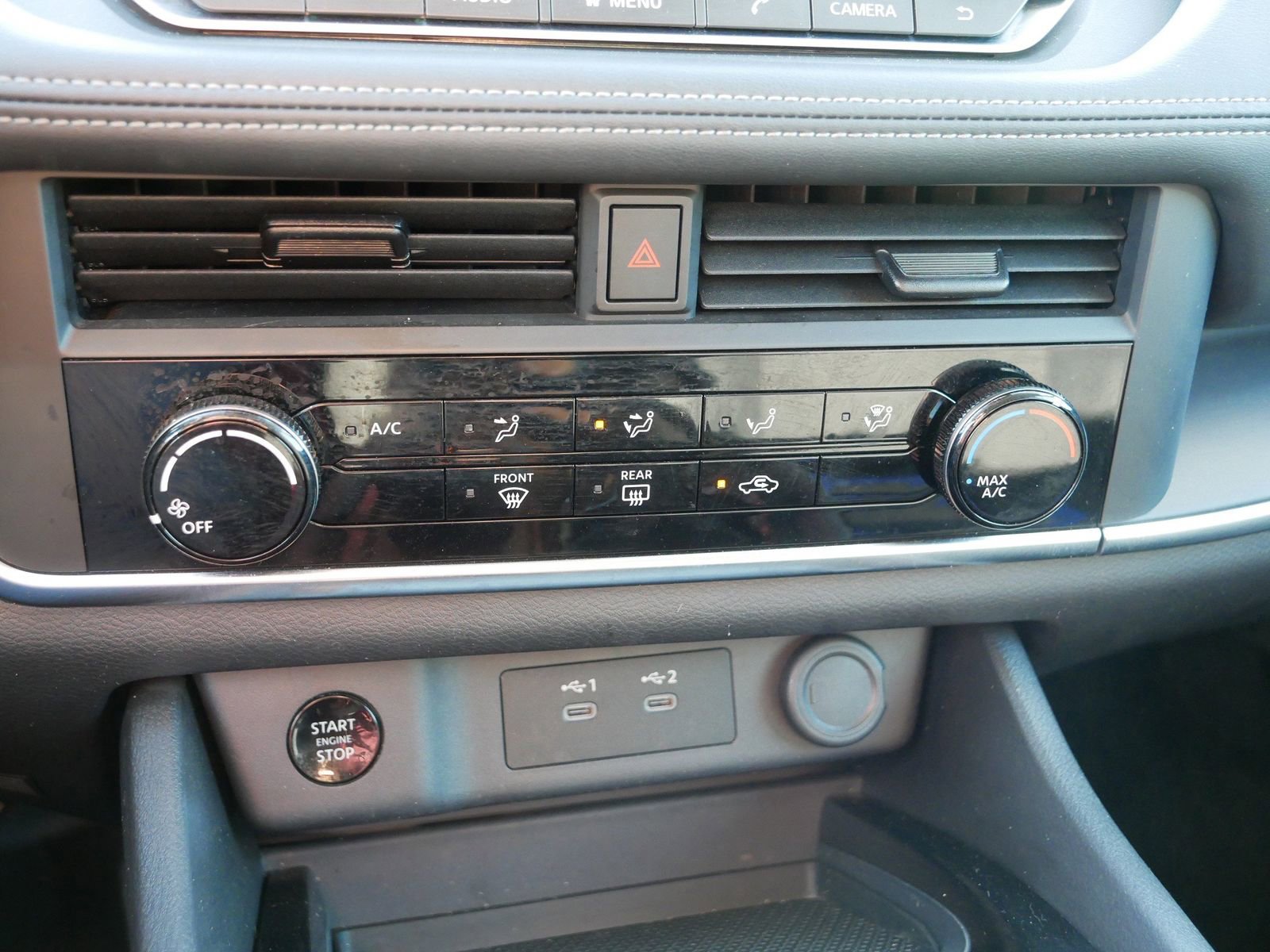 Used 2024 Nissan Rogue S AWD/4WD image 24
