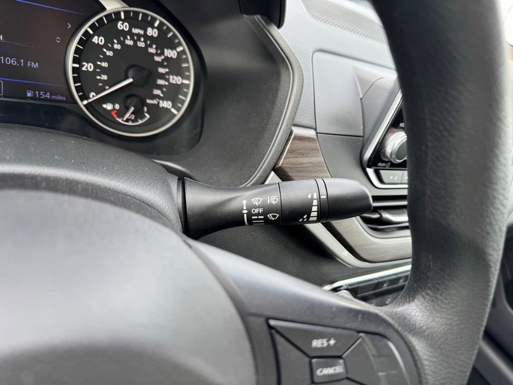 Used 2025 Nissan Altima 2.5 SV FWD image 19