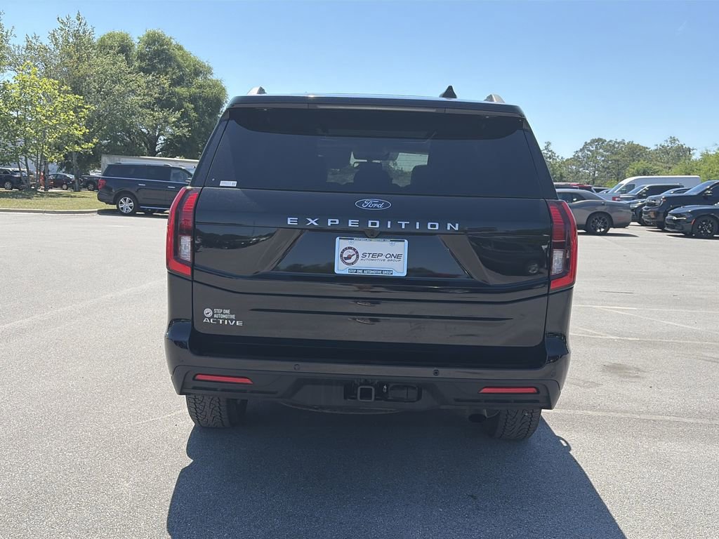 Certified 2025 Ford Expedition Active AWD/4WD image 6