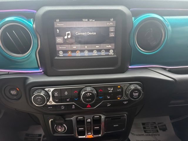 Used 2020 Jeep Wrangler Unlimited Sahara w/ Cold Weather Group AWD/4WD image 12