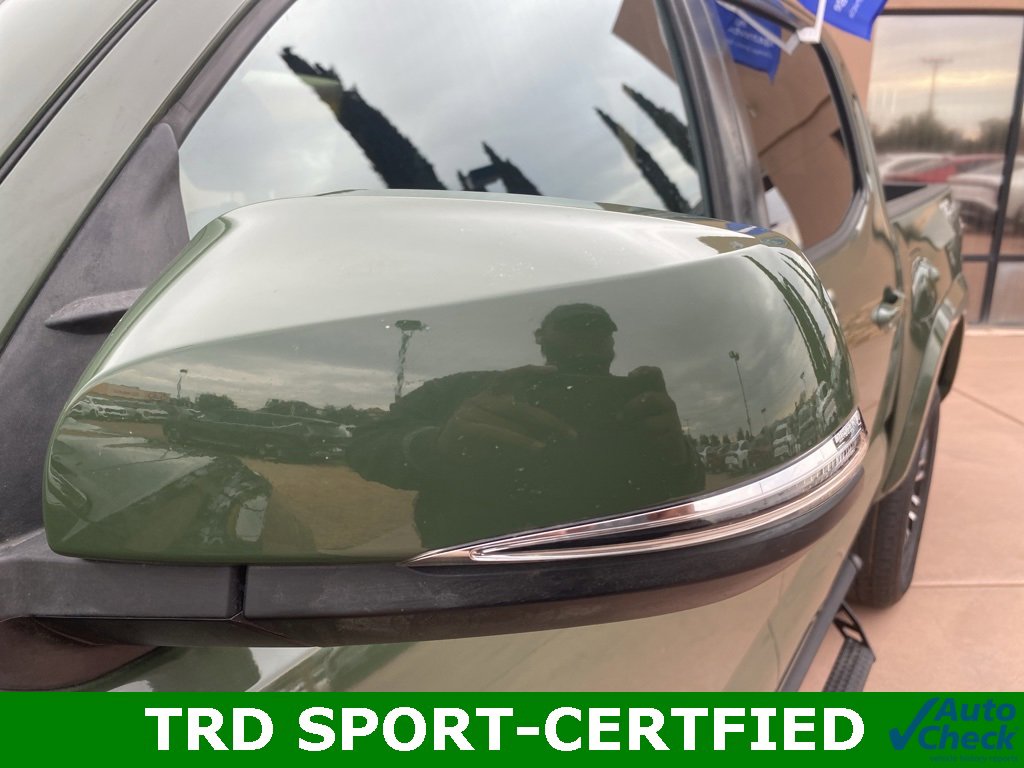 Used 2021 Toyota Tacoma TRD Sport w/ Technology Package image 4
