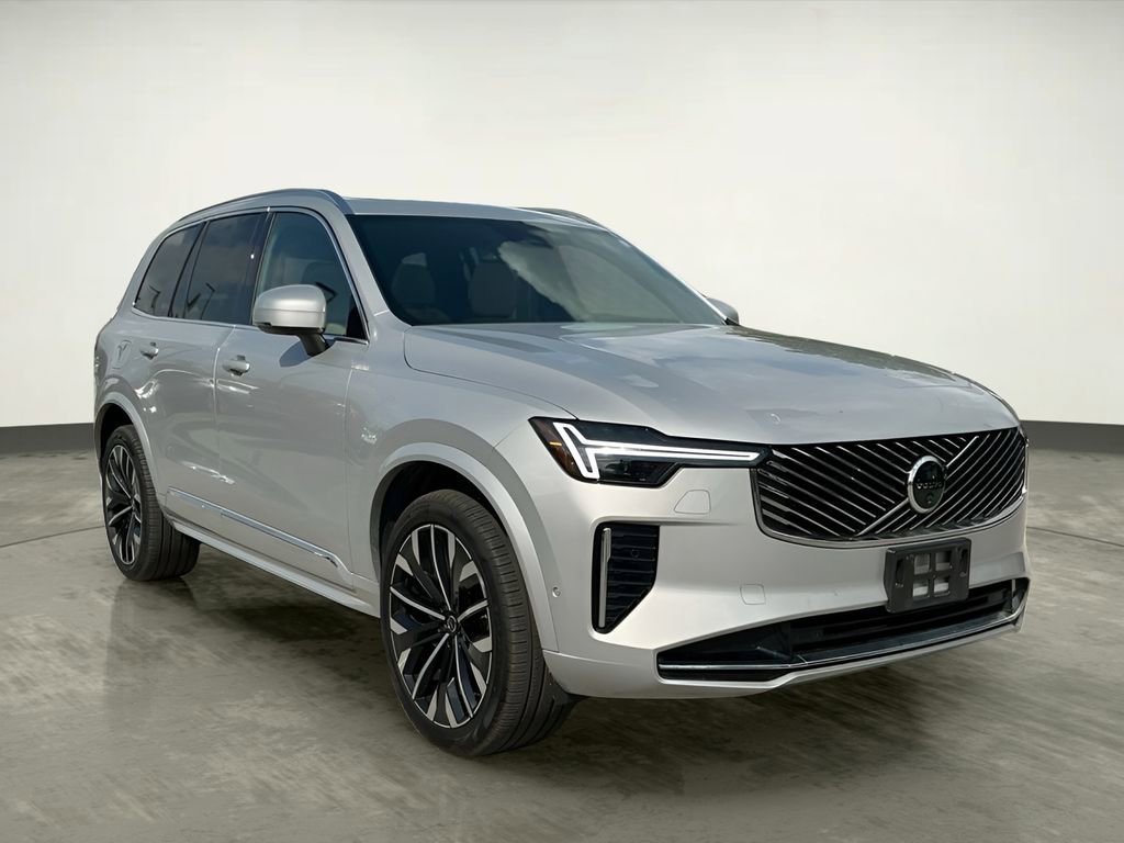 Used 2025 Volvo XC90 B6 Plus image 9