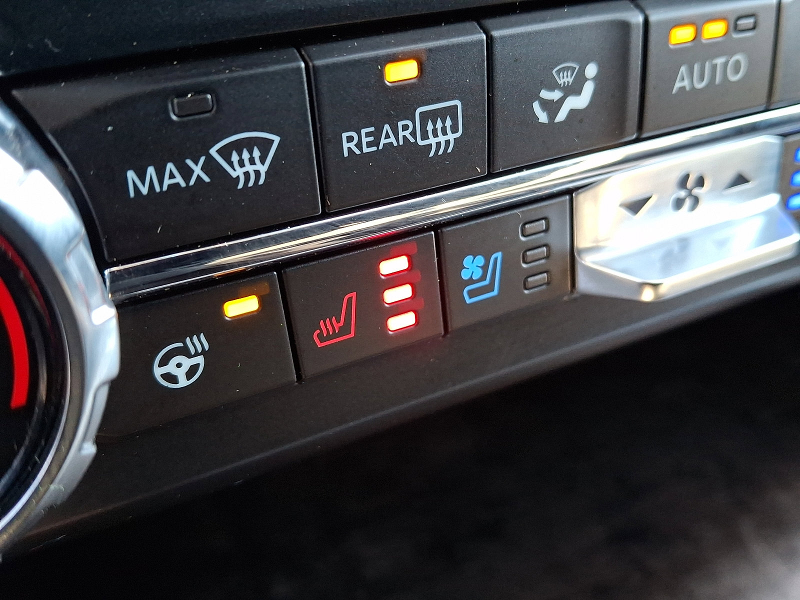 Certified 2024 Ford F350 Lariat w/ Chrome Package image 26