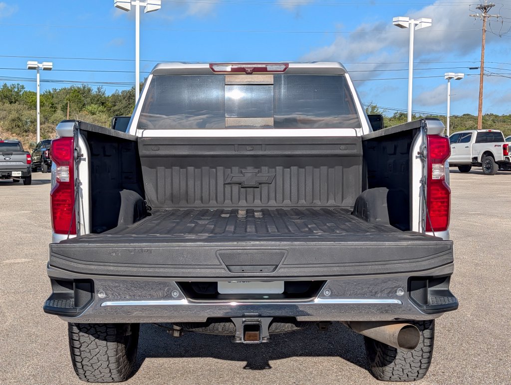 Used 2020 Chevrolet Silverado 2500 LT w/ Texas Edition AWD/4WD image 7
