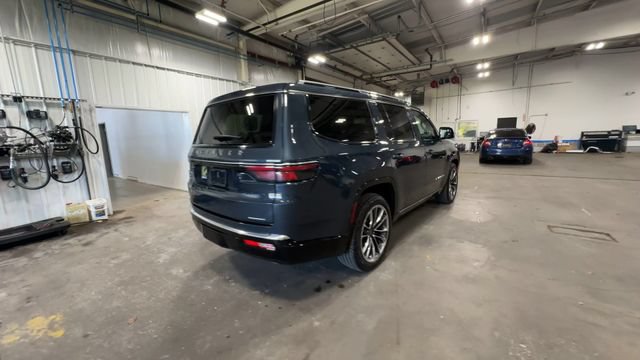 Used 2023 Jeep Wagoneer Series III w/ Premium Group I AWD/4WD image 11