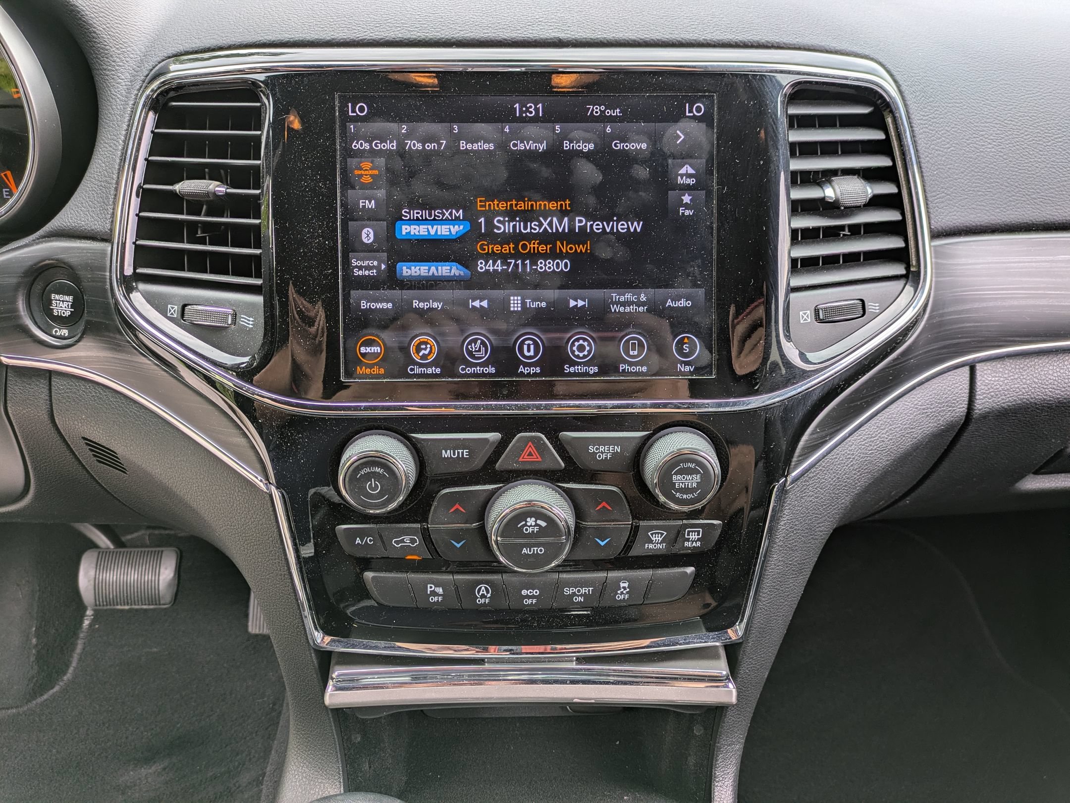 Used 2020 Jeep Grand Cherokee Limited w/ Premium Lighting Group AWD/4WD image 11