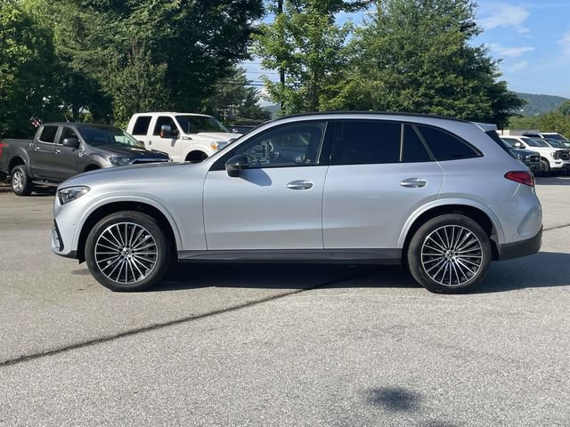 Used 2024 Mercedes-Benz GLC 300 4MATIC image 2