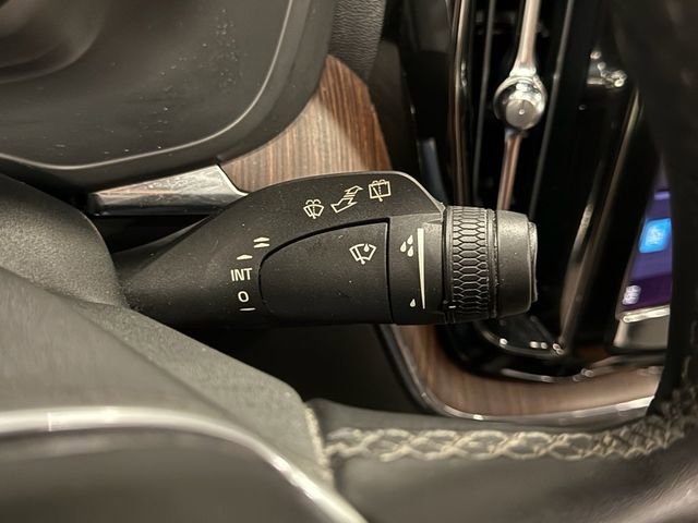 Used 2022 Volvo XC60 B5 Momentum AWD/4WD image 20