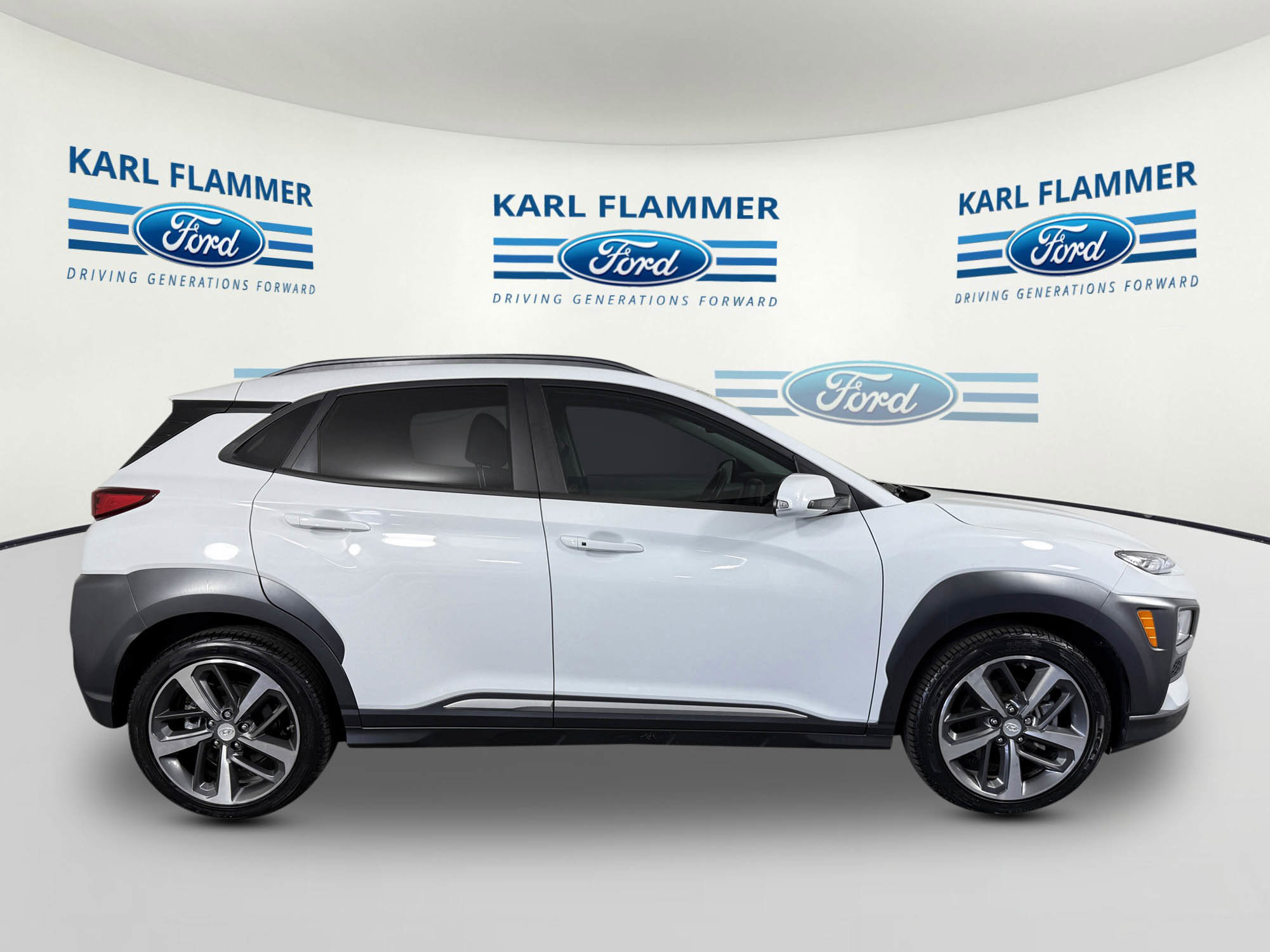 Used 2021 Hyundai Kona Limited w/ Cargo Package AWD/4WD image 2