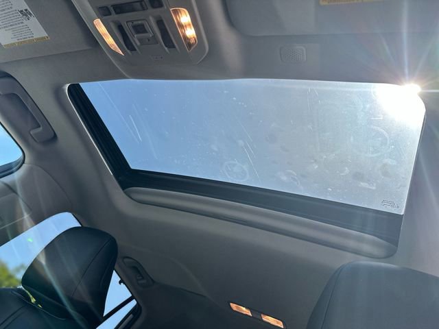 Used 2022 Toyota Highlander XLE FWD image 24