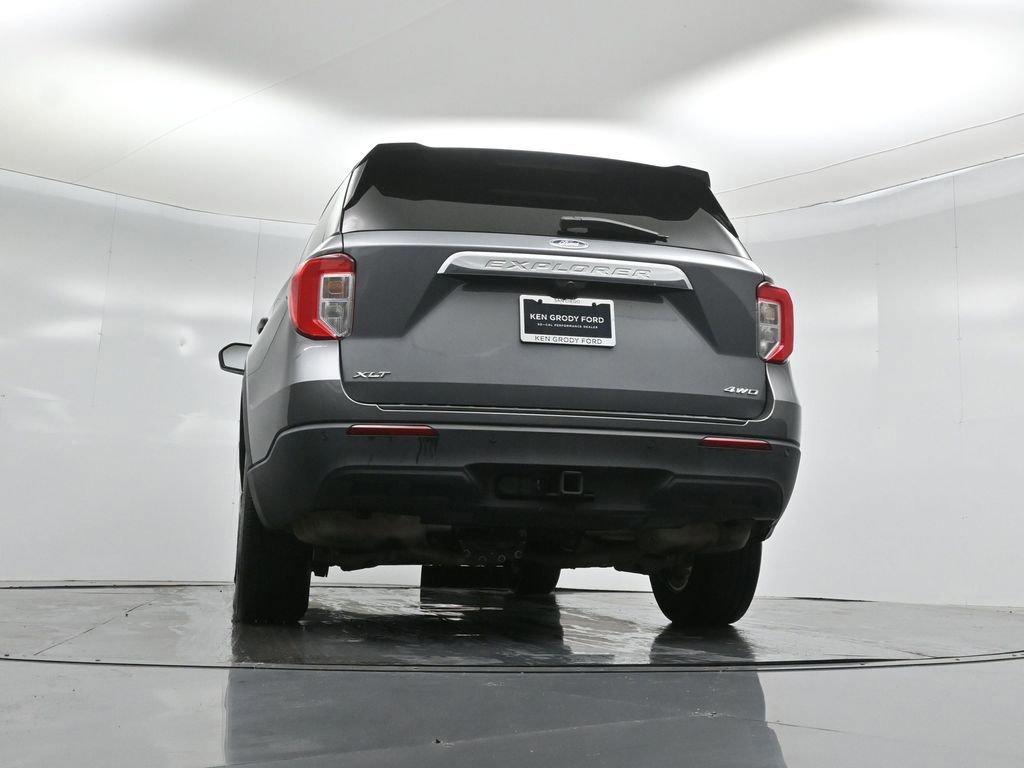 Certified 2022 Ford Explorer XLT w/ Class IV Trailer Tow Package image 15