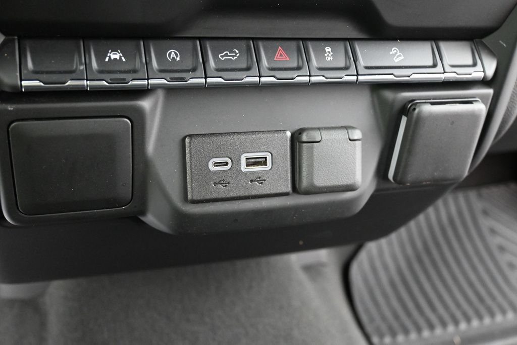 Used 2024 Chevrolet Silverado 1500 Custom Trail Boss w/ LPO, Dark Essentials Package AWD/4WD image 12