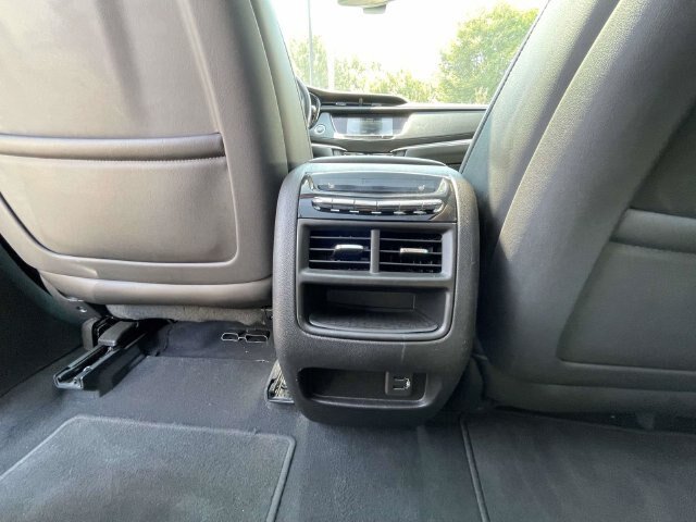 Used 2018 Cadillac XT5 Premium Luxury AWD/4WD image 18