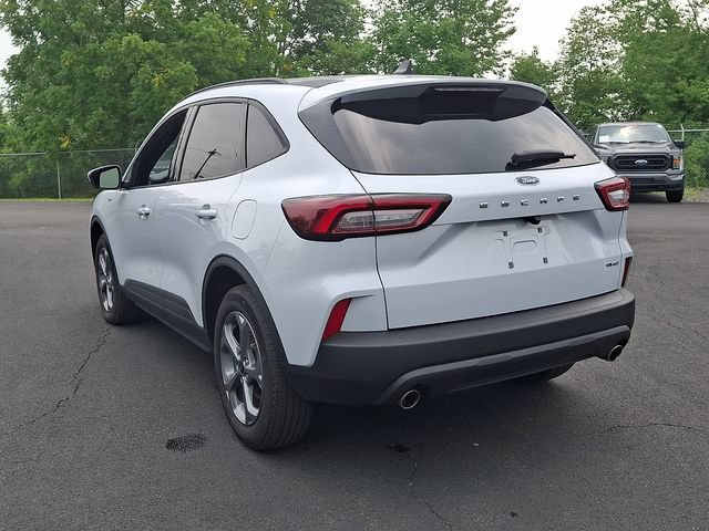Certified 2025 Ford Escape ST-Line Select AWD/4WD image 10