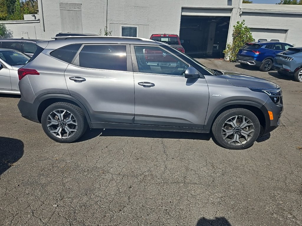 Used 2022 Kia Seltos EX AWD/4WD image 4