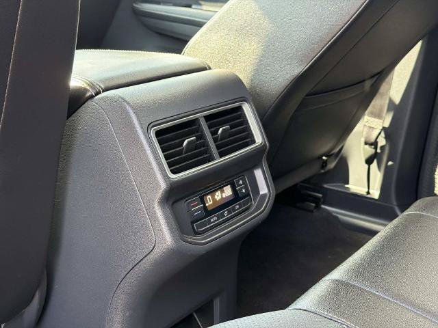 Used 2025 Volkswagen Atlas SE FWD image 13