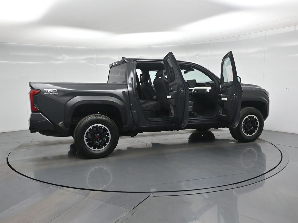 Used 2024 Toyota Tacoma TRD Off-Road image 29