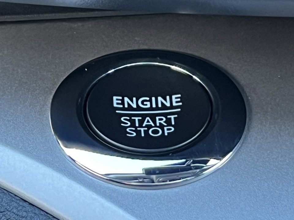 Certified 2022 Ford Explorer XLT w/ Equipment Group 202A image 37