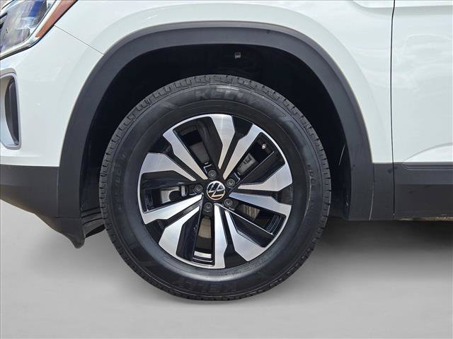 Used 2025 Volkswagen Atlas SE FWD image 24