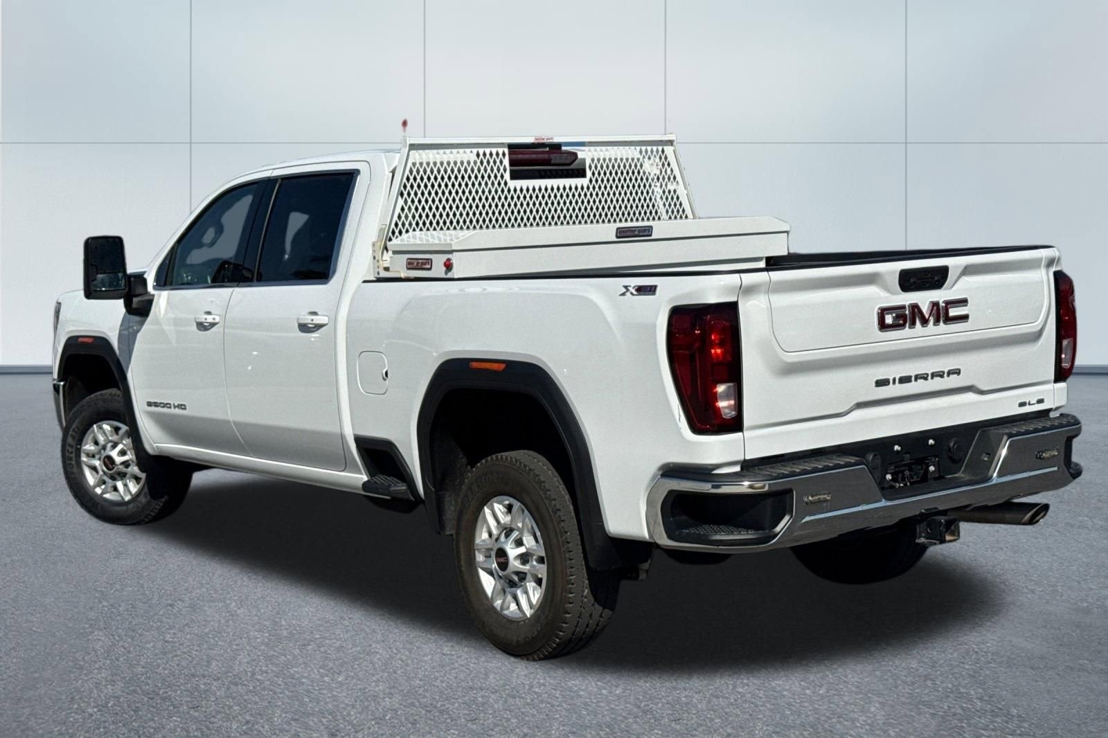 Used 2022 GMC Sierra 2500 SLE w/ SLE Convenience Package AWD/4WD image 5