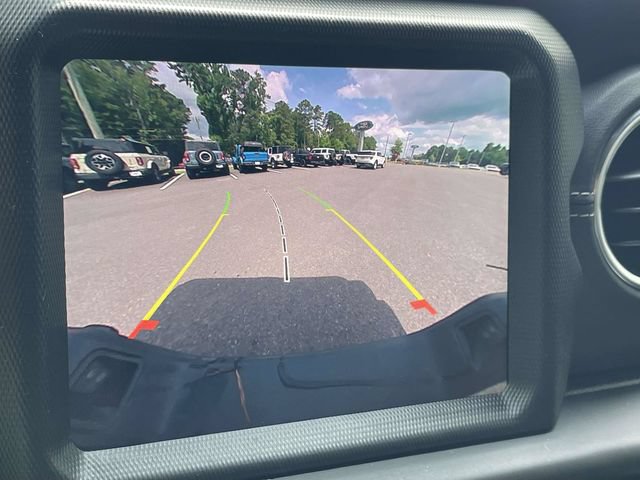 Used 2022 Jeep Gladiator Overland w/ Cold Weather Group AWD/4WD image 12