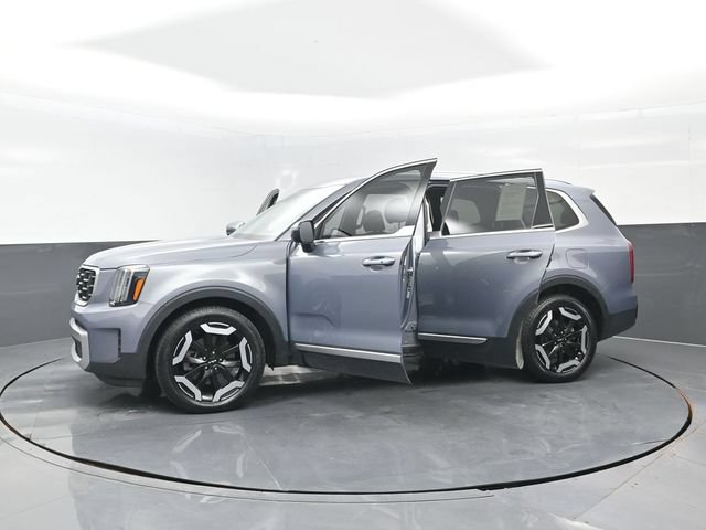 Used 2024 Kia Telluride S AWD/4WD image 29