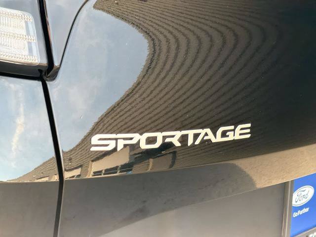 Used 2023 Kia Sportage EX AWD/4WD image 13