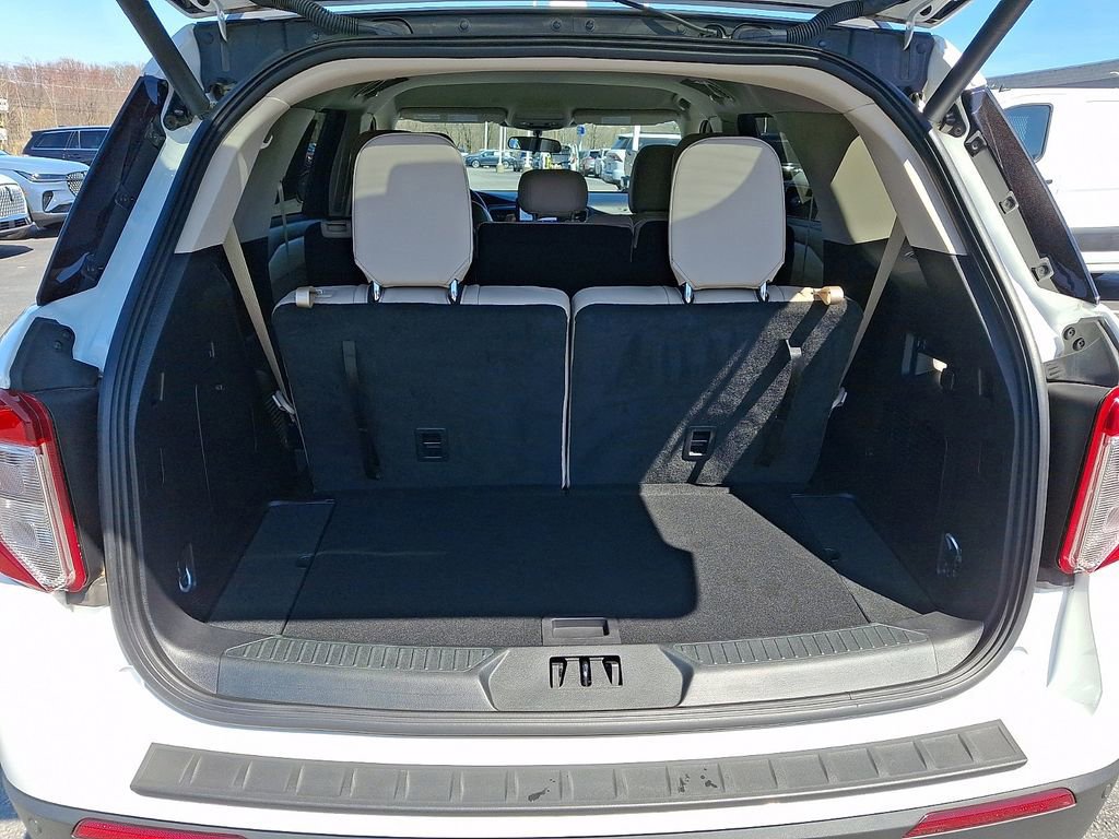 Certified 2023 Ford Explorer XLT w/ Equipment Group 202A image 28