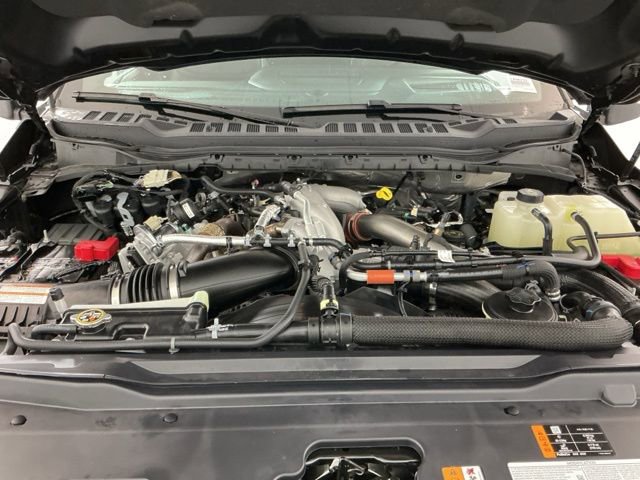 Certified 2025 Ford F450 Platinum w/ FX4 Off-Road Package AWD/4WD image 35