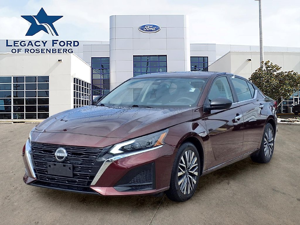 Used 2025 Nissan Altima 2.5 SV FWD image 1