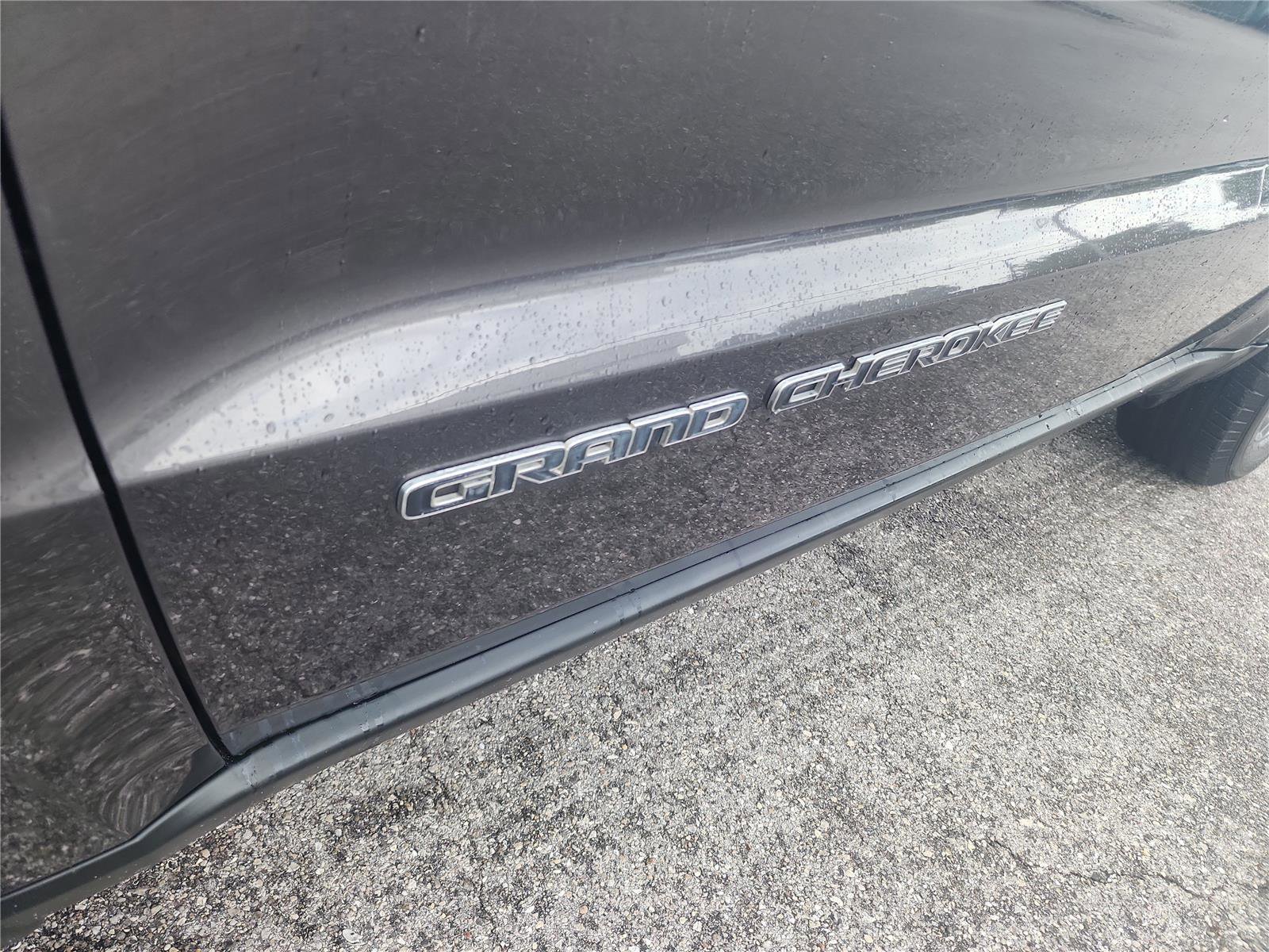 Used 2017 Jeep Grand Cherokee Limited RWD image 10
