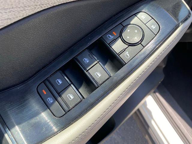 Used 2023 Nissan Rogue SV FWD image 13