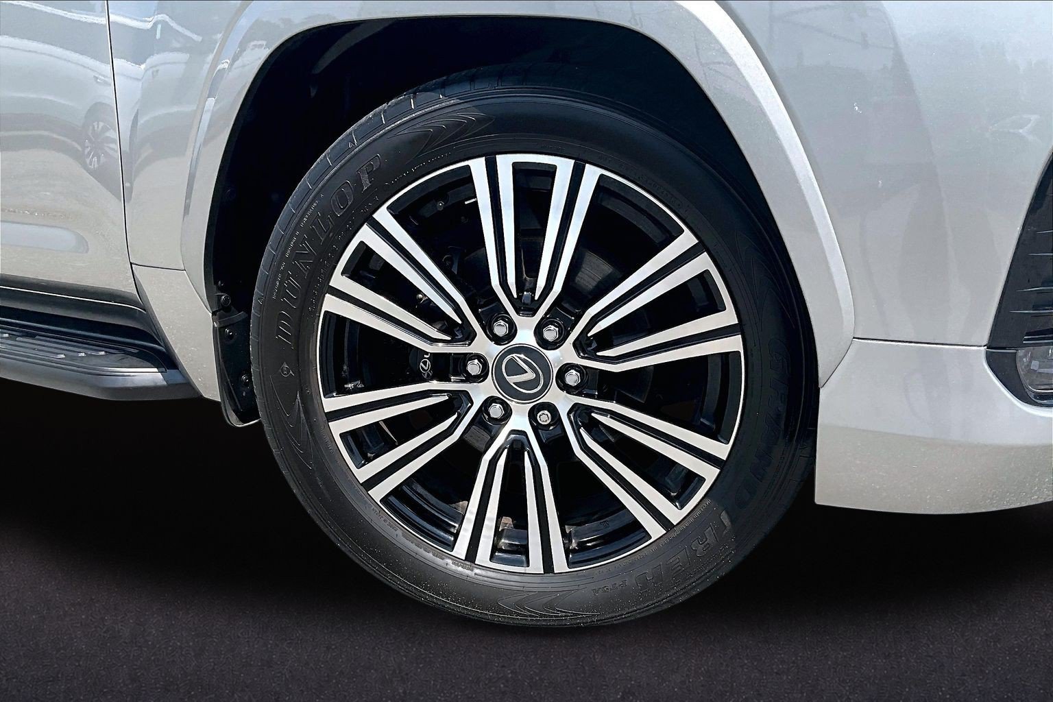 Used 2024 Lexus LX 600 4WD w/ Appearance Package image 9