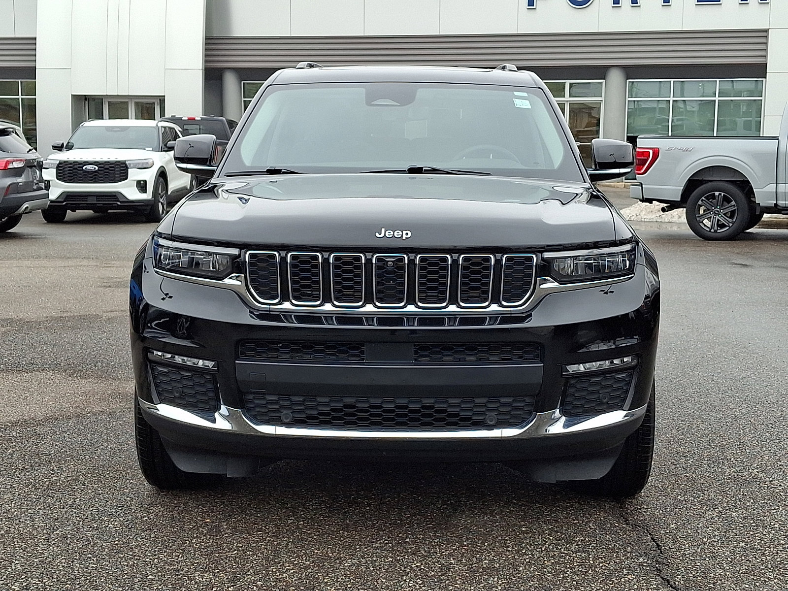 Used 2023 Jeep Grand Cherokee L Limited w/ Luxury Tech Group II image 3