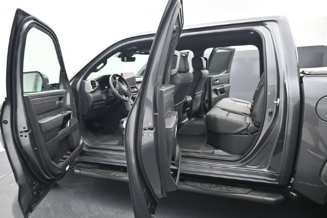 Used 2025 Toyota Tundra Limited AWD/4WD image 20