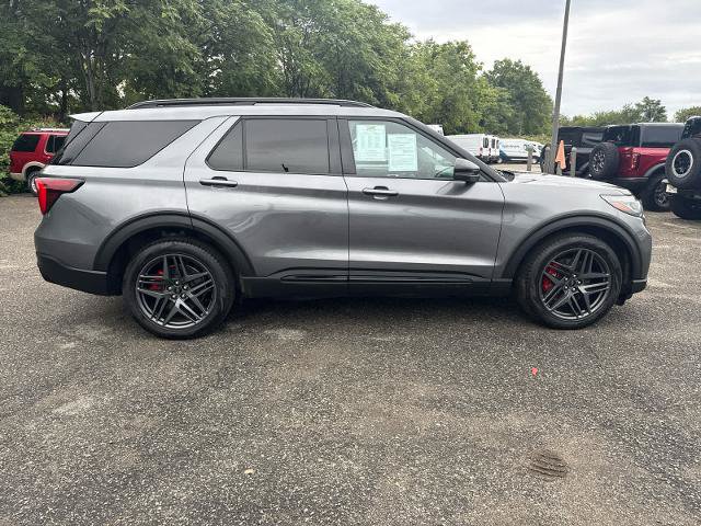 Certified 2025 Ford Explorer ST AWD/4WD image 3