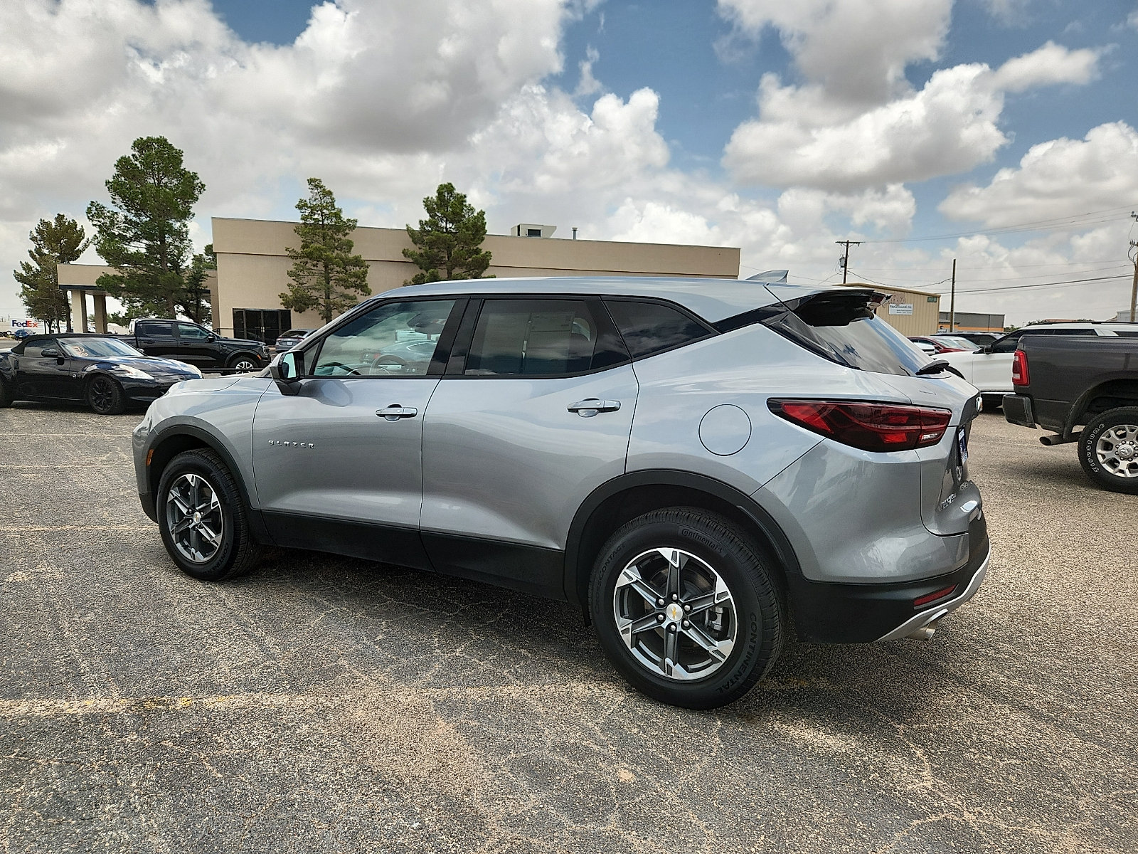 Used 2025 Chevrolet Blazer LT FWD image 4