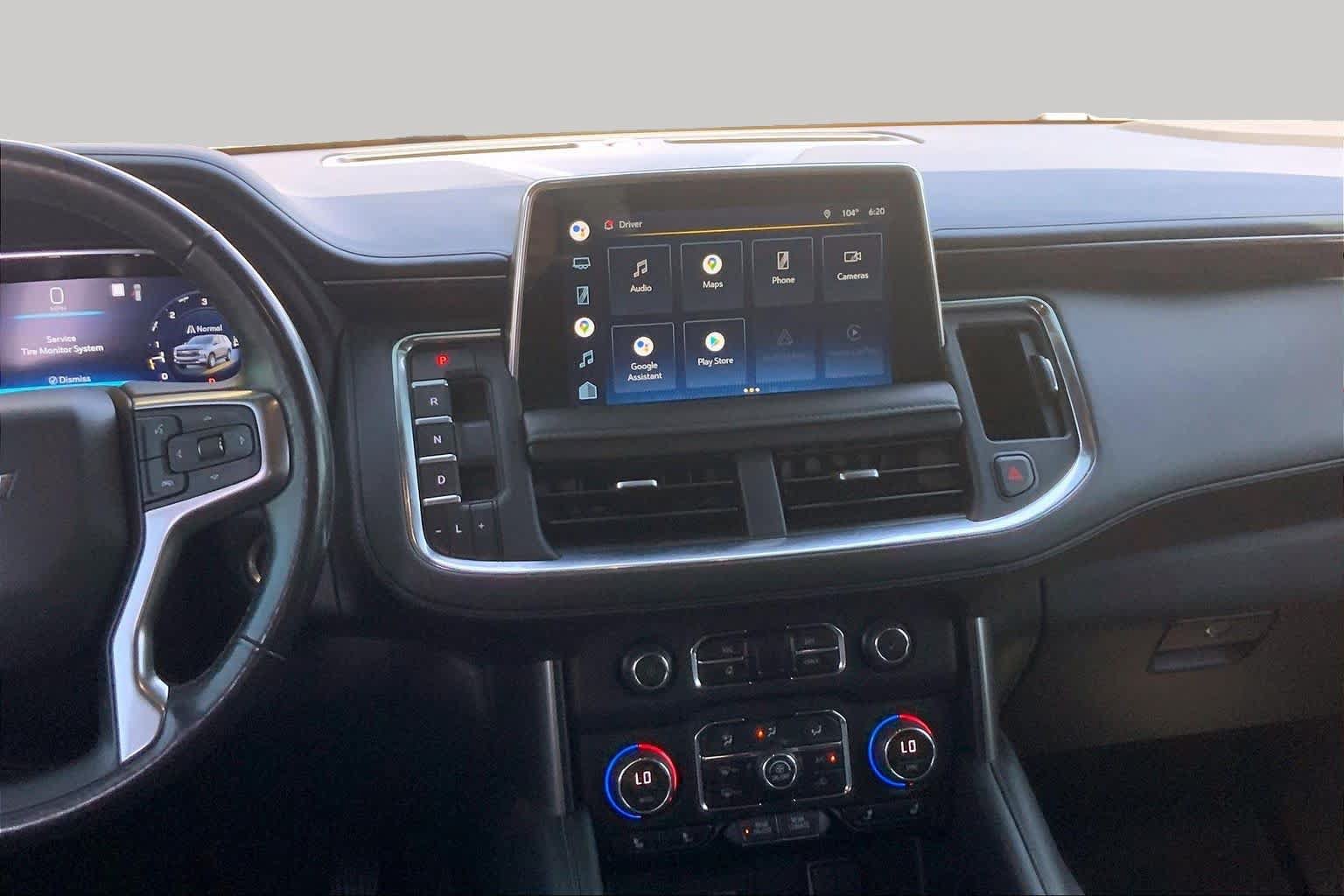 Used 2022 Chevrolet Tahoe Z71 w/ Luxury Package AWD/4WD image 7