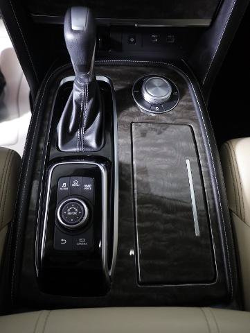 Used 2022 Nissan Armada Platinum AWD/4WD image 24
