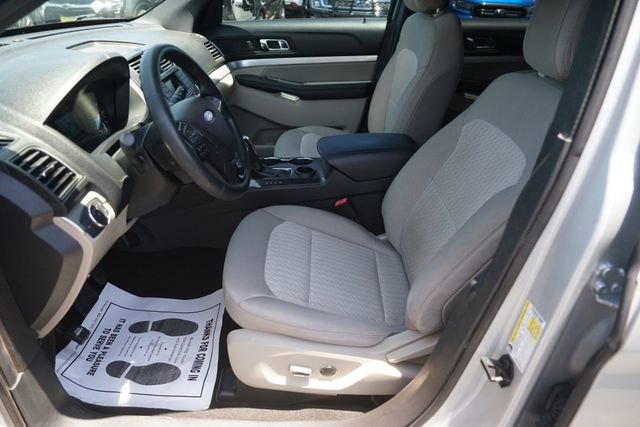 Certified 2018 Ford Explorer FWD image 9