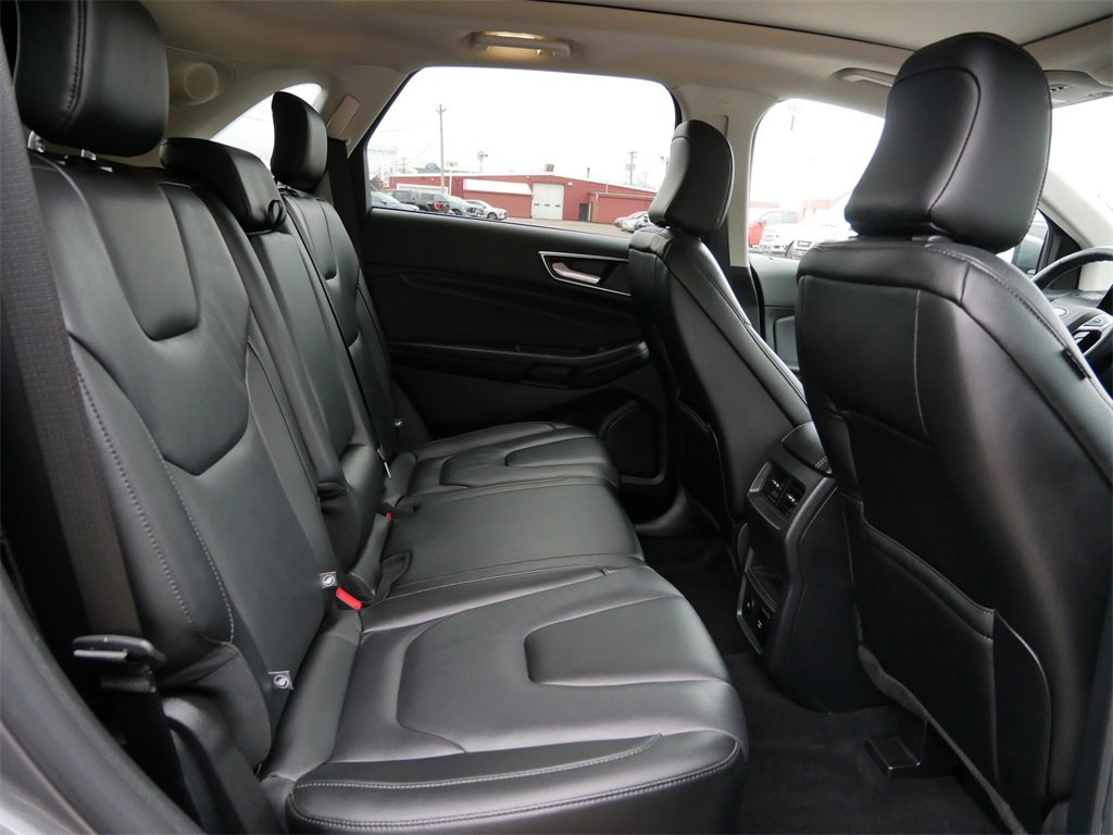 Certified 2022 Ford Edge Titanium w/ Class II Trailer Tow Package image 9
